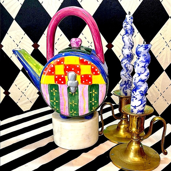 Milson & Louis Hand-Painted Ceramic Teapot – Whimsical Design - Picture 15 of 16
